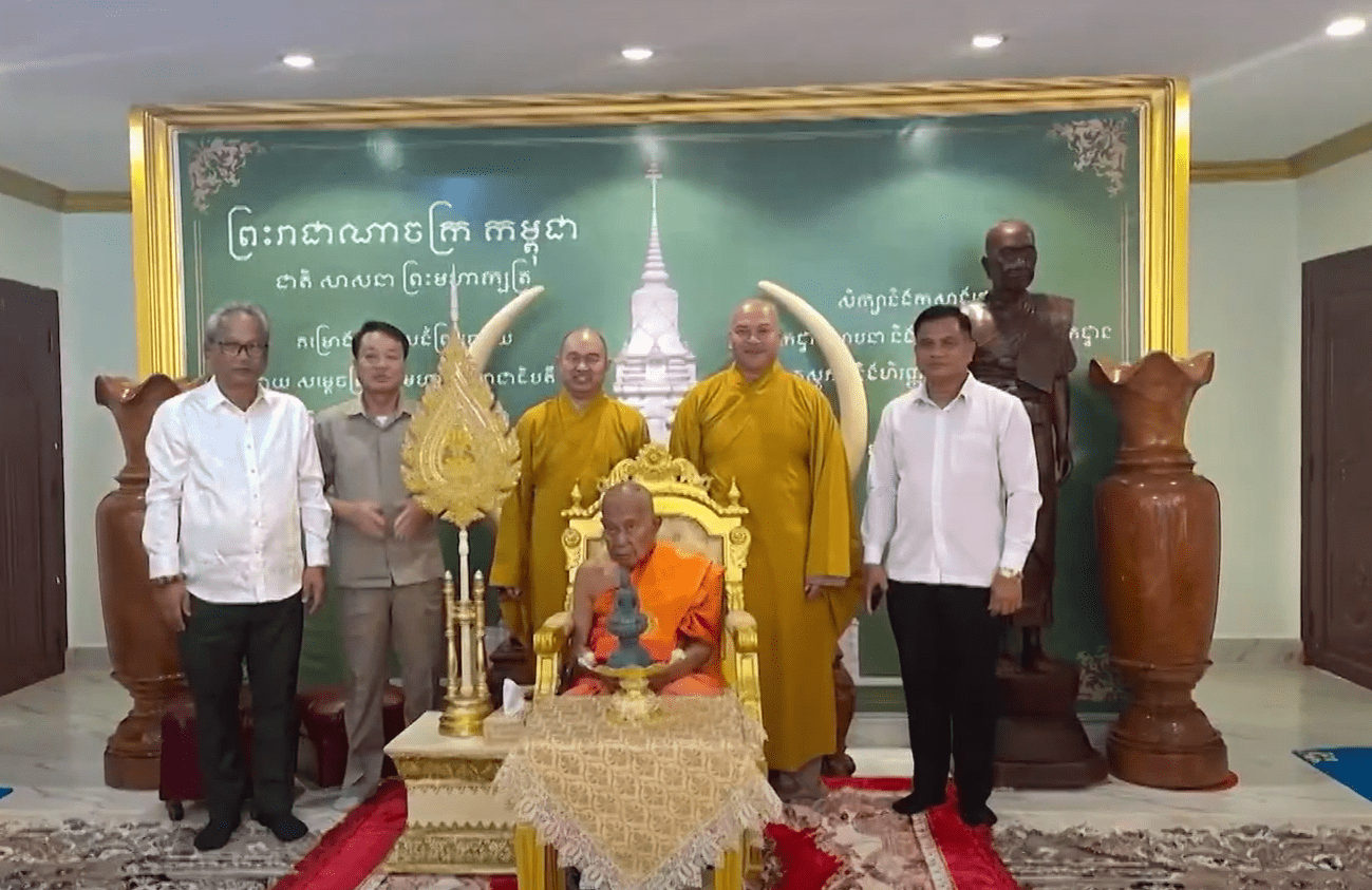 TT.Thích Đức Thiện đến thăm và làm việc tại Campuchia 