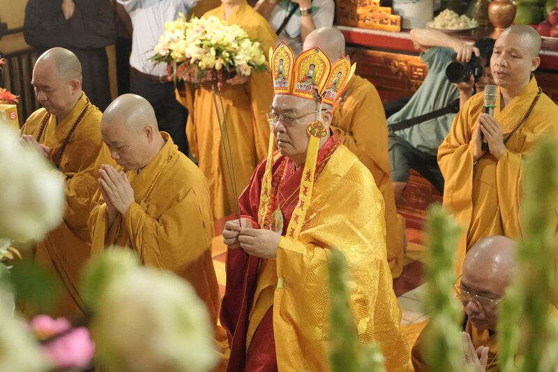 Trang nghiêm lễ tắm Phật tại Đại lễ Phật đản chùa Quán Sứ  PL.2566 - DL.2022